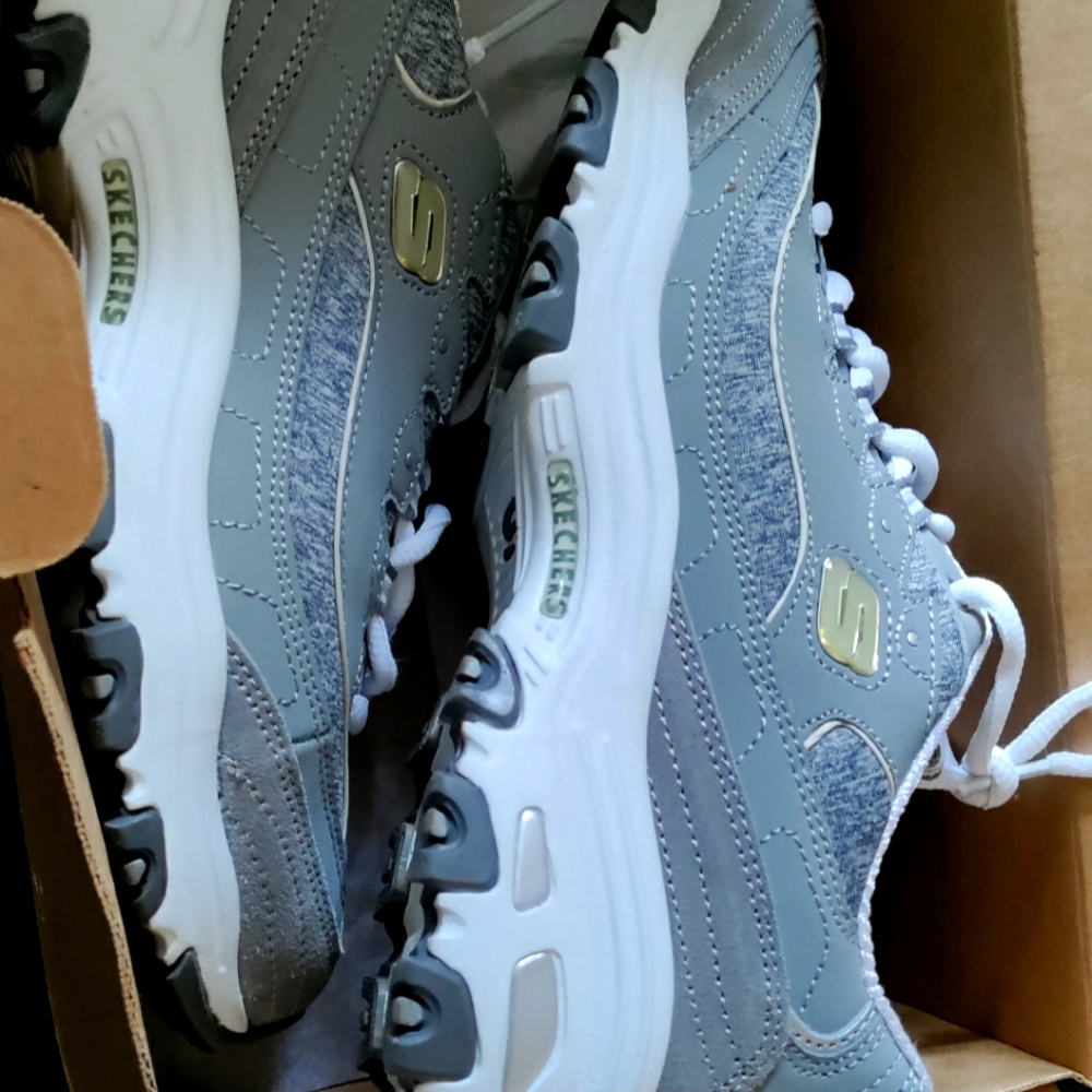Skechers memory foam athletic sneakers worn 2x by someone without dedication....